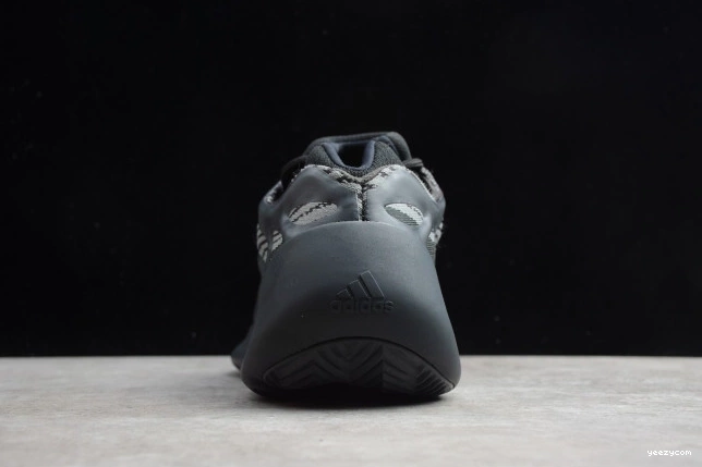 V3 Yeezy 700 Boost Black Adidas H67799 0710